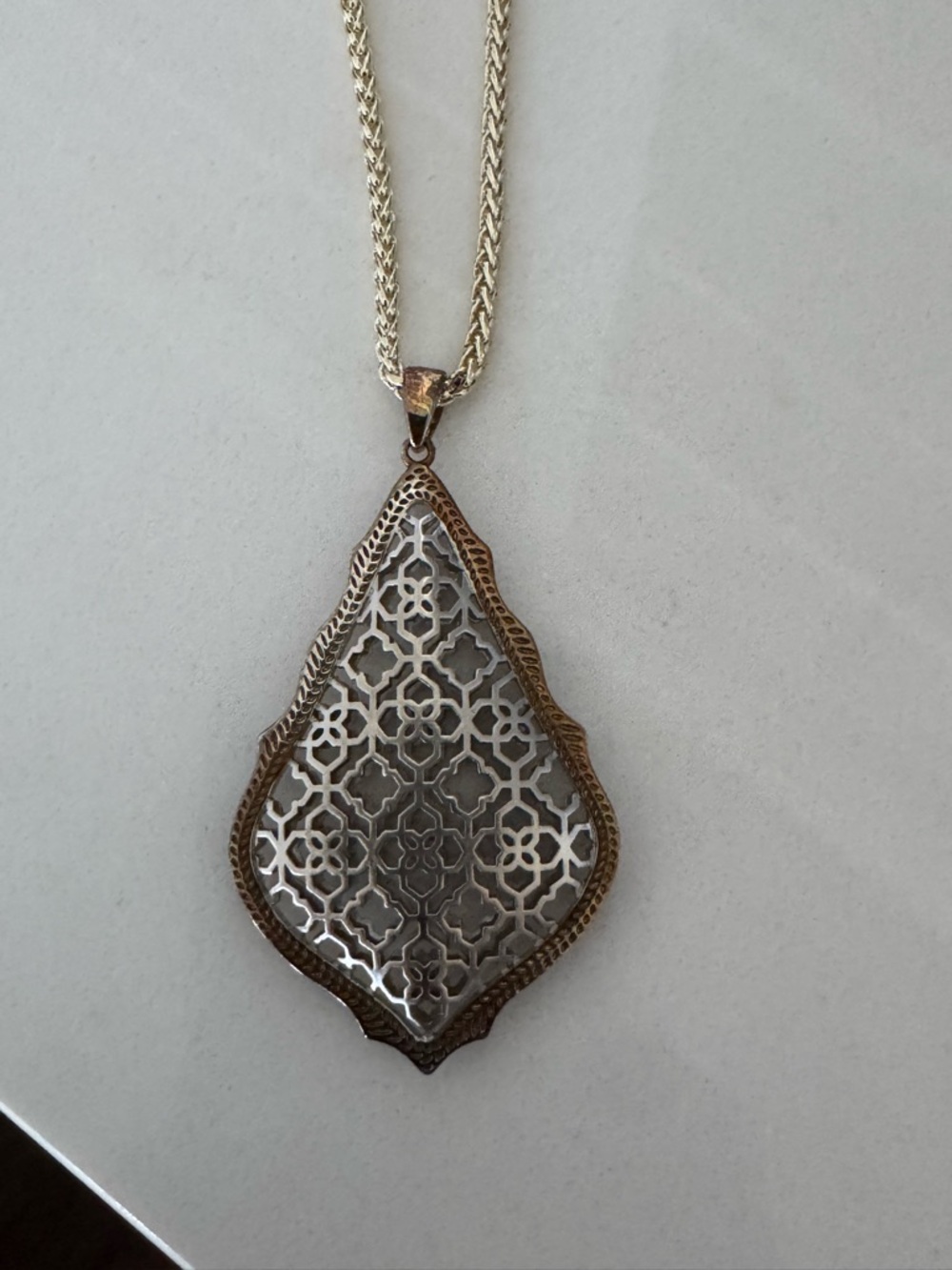 Kendra scott necklace - Picture 2 of 3